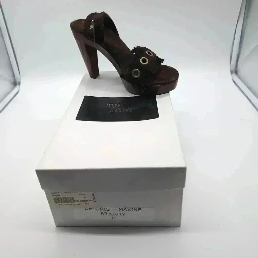 Delores and Maxine Brandy shoes Brown sz 6 Wood heel strappy sandals